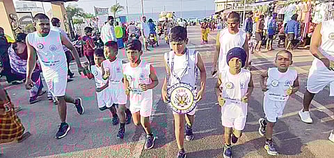 உடற்பயிற்சியின் அவசியத்தை வலியுறுத்தி குமரி முதல் சென்னை வரை 6 சிறுவர்கள் தொடர் ஓட்டம்