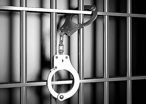 குமரி வழியாக கேரளாவுக்கு கனிமவளம் கடத்திய 4 பேர் கைது