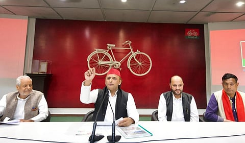 “மகா கும்பமேளாவுக்கு நிரந்தர கட்டமைப்பு அவசியம்!” - யோகியை வெளுத்து வாங்கிய அகிலேஷ் யோசனை