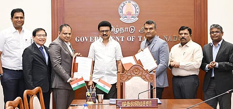 கரூர், பெரம்பலூரில் ரூ.5,000 கோடியில் காலணி தொழிற்சாலைகள்: முதல்வர் ஸ்டாலின் முன்னிலையில் கையெழுத்து