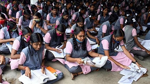 தமிழகத்தில் தழிழை பயிற்று மொழியாக செயல்படுத்த ஆக்கபூர்வ நடவடிக்கை தேவை: அன்புமணி