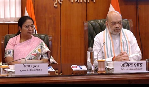 “சட்டவிரோதமாக நுழையும் வங்கதேசத்தினருக்கு உதவுவோர் மீது கடும் நடவடிக்கை” - அமித் ஷா எச்சரிக்கை