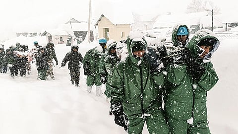 உத்தராகண்டில் கடும் பனிச்சரிவில் சிக்கிய 25 தொழிலாளர்களை மீட்கும் பணி தீவிரம்