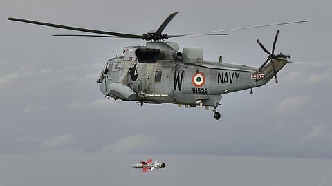 ஹெலிகாப்டரில் இருந்து போர்க்கப்பலை தாக்கும் ஏவுகணை சோதனை வெற்றி