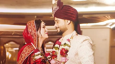 பெங்களூருவில் நடந்த சம்பவம் போல் மனைவி சித்ரவதை தாங்காமல் மும்பை ஐ.டி. மேலாளர் தற்கொலை