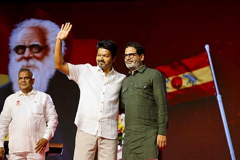 2026 தேர்தலில் தனித்து போட்டியிடுவதில் தவெக தலைவர் விஜய் உறுதி: பிரசாந்த் கிஷோர் தகவல்