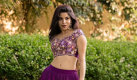 Click Bits: புத்தம் புது லுக்கில் ‘கிங்ஸ்டன்’ குயின் திவ்யபாரதி!