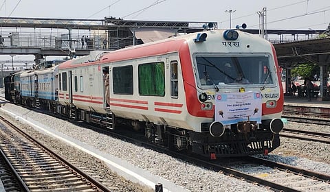 சென்னை எழும்பூர் - கடற்கரை இடையே 4-வது பாதையில் சோதனை ஓட்டம் நடந்தது