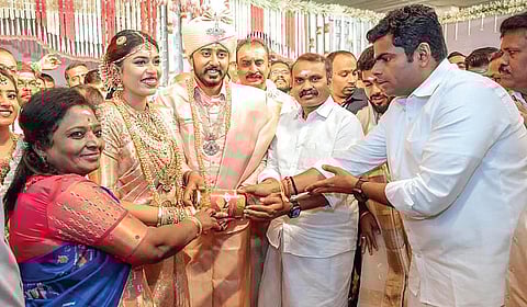 அதிகரிக்கும் ஆதரவுக் குரல்கள்! - பாஜக கூட்டணிக்கு தயாராகிவிட்டதா அதிமுக?