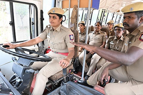 பெண்கள், குழந்தைகளுக்கு எதிரான குற்றங்களை கையாள 22 இடங்களில் 26,000 பெண் போலீஸாருக்கு பயிற்சி