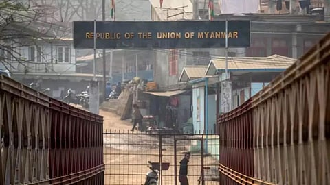 மியான்மர் மோசடி மையங்களில் பணிபுரிந்த 300 இந்தியர்கள் மீட்பு: தாய்லாந்து வழியாக தாயகம் திரும்பினர்