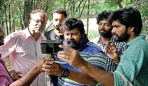 ‘கட்டுமரம்’ படப்பிடிப்பில் இயக்குநர் மிஷ்கினுடன் சொர்ணவேல்