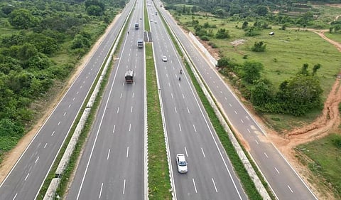 ரூ.2200 கோடியில் 6100 கிமீ சாலை மேம்பாடு: தமிழக பட்ஜெட்டில் அறிவிப்பு