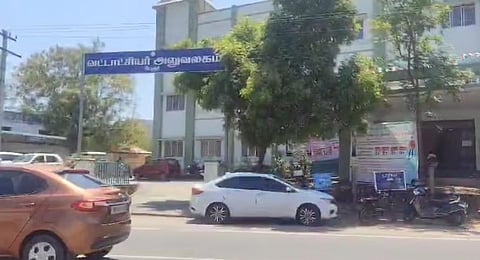 கோவை அருகே லஞ்ச ஒழிப்பு போலீஸாரிடம் சிக்காமல் இருக்க குளத்தில் குதித்து தப்ப முயன்ற விஏஓ கைது