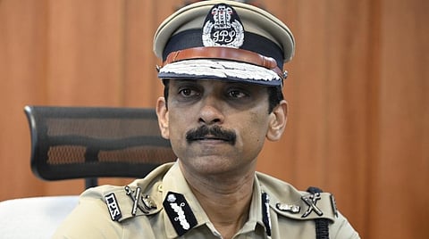 போக்குவரத்து நெரிசல் காரணமாக வள்ளுவர் கோட்டத்தில் போராட்டம் நடத்த தடை: காவல் ஆணையர் அருண் உத்தரவு