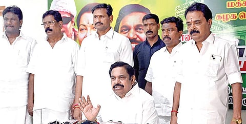 சசிகலா, டிடிவி, ஓபிஎஸ் ஆகியோரை அதிமுகவில் சேர்த்துக்கொள்ளும் திட்டம் எதுவும் இல்லை: இபிஎஸ் திட்டவட்டம்