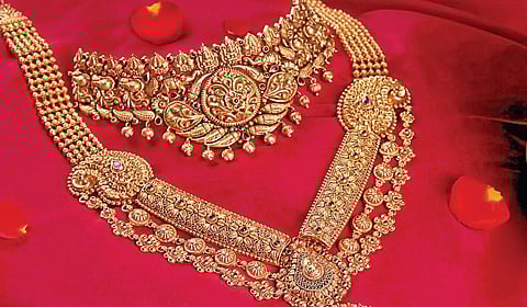 தங்க நகை விற்பனையில் வித்தியாசமான அணுகுமுறையை கடைபிடிக்கும் ‘தங்கமயில்’