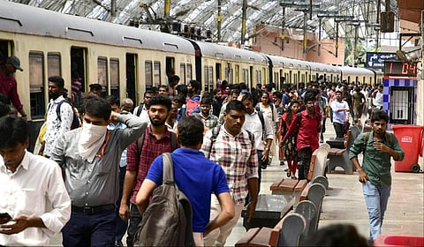 மார்ச் 27, 29-ல் 21 மின்சார ரயில் சேவையில் மாற்றம்: பொன்னேரி - கவரைப்பேட்டை இடையே பொறியியல் பணி