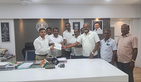 கோவை மாவட்ட ஆட்சியரிடம் கோரிக்கை விடுத்த ஜவுளித் தொழில்துறையினர்