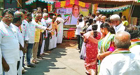 புதுச்சேரியில் கமிஷன் ஆட்சி நடக்கிறது: நாராயணசாமி ஆவேசம்