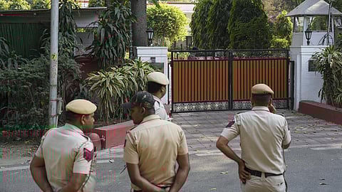 நீதிபதி வீட்டில் பணம் சிக்கிய விவகாரம்: விசாரணை குழு ஆய்வு தொடக்கம்