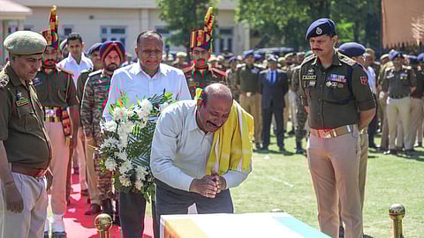 காஷ்மீரில் தீவிரவாதிகளுடன் என்கவுன்ட்டர்: உயிரிழந்த போலீஸாரின் எண்ணிக்கை 4-ஆக உயர்வு