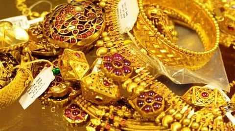 எகிறும் தங்கம் விலை - ஒரு பவுன் ரூ.69 ஆயிரத்தை நெருங்குகிறது!