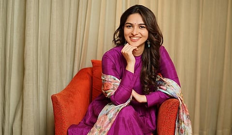 Click Bits: இதழில் கதை எழுதி கவனம் ஈர்க்கும் கயாடு லோஹர்!