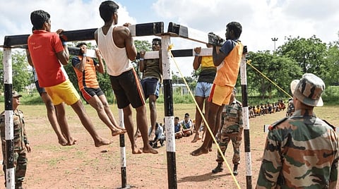 ராணுவத்தில் சேர ஏப்.10-க்குள் விண்ணப்பிக்க ஆட்சியர் அறிவுறுத்தல்