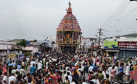 சென்னிமலை முருகன் கோயில் பங்குனி உத்திர தேரோட்டம் இன்று விமர்சையாக நடந்தது