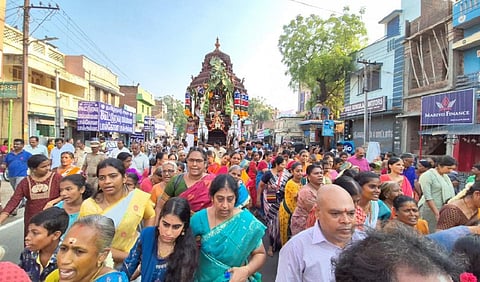 ஸ்ரீவில்லிபுத்தூர் ஆண்டாள் கோயிலில் பங்குனி உத்திர செப்புத் தேரோட்டம் கோலாகலம்