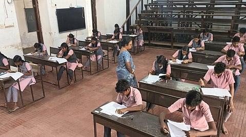 பத்தாம் வகுப்பு பொதுத் தேர்வு இன்றுடன் நிறைவு: விடைத்தாள் திருத்தும் பணி 21-ல் தொடக்கம்