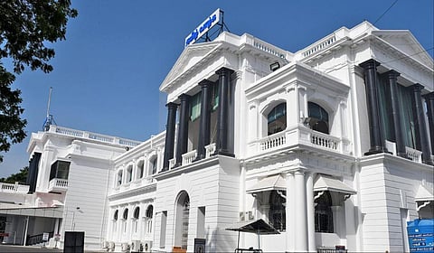 தமிழில் மட்டுமே இனி அரசாணைகளை வெளியிட வேண்டும்: தமிழ் வளர்ச்சித் துறை உத்தரவு