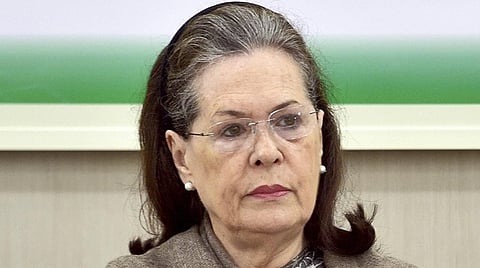 செய்தித்தாள் நிறுவனத்தை ஏடிஎம்-ஆக மாற்றியதாக சோனியா மீது பாஜக புகார்