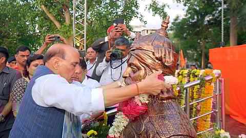 அவுரங்கசீப் பற்றி நேரு கூறியது என்ன? - மத்திய அமைச்சர் ராஜ்நாத் சிங் பேச்சு