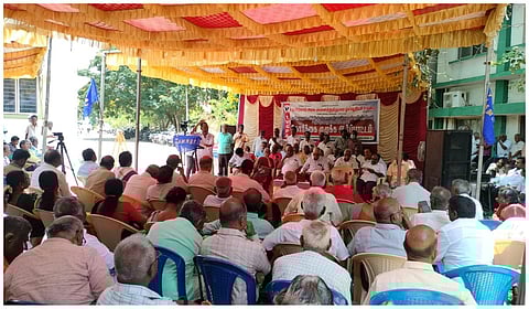 70 வயதடைந்த ஓய்வூதியர்களுக்கு கூடுதல் ஓய்வூதியம் கோரி சென்னையில் ஆர்ப்பாட்டம்