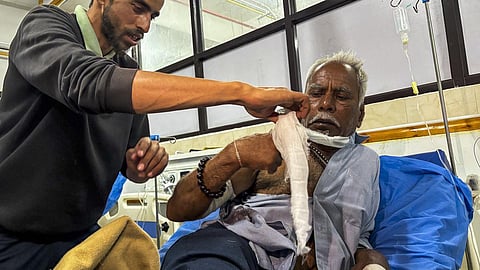 காஷ்மீர் தாக்குதல்: டெல்லி தமிழ்நாடு இல்லத்தில் 24 மணி நேர உதவி மையம் தொடக்கம்