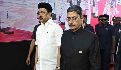 மாநில சுயாட்சி உரிமை: அரசியல் மோதலாகிவிடக் கூடாது!