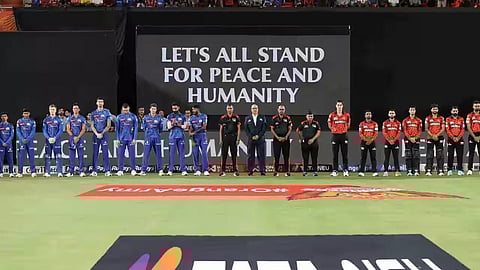 தாக்குதலில் இறந்தவர்களுக்கு ஐபிஎல் வீரர்கள் அஞ்சலி!