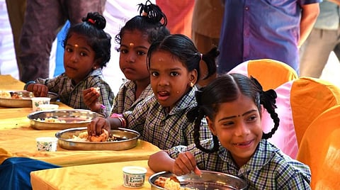 8-ம் வகுப்பு வரை காலை சிற்றுண்டி திட்டம் வேண்டும்: சட்டப்பேரவையில் கம்யூனிஸ்ட் எம்எல்ஏ.க்கள் வலியுறுத்தல்