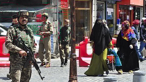 இந்தியா - பாகிஸ்தான் இடையே எல்லை கட்டுப்பாட்டு கோட்டு பகுதியில் துப்பாக்கிச் சண்டை