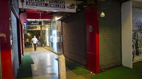 பஹல்காம் தாக்குதலுக்கு கண்டனம்: டெல்லியில் வர்த்தகர்கள் கடையடைப்பு