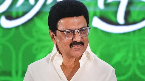 ஆளுநருக்கு எதிரான வழக்கில் திறம்பட வாதாடிய உச்ச நீதிமன்ற வழக்கறிஞர்களுக்கு முதல்வர் நாளை தேநீர் விருந்து