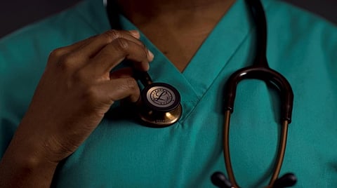 சமூக வலைதளத்தில் நாட்டுக்கு எதிராக கருத்து பதிவிட்ட பெண் மருத்துவர் மீது வழக்கு: மங்களூரு போலீஸார் நடவடிக்கை