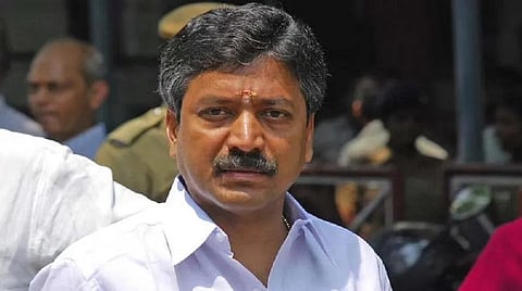 அதிமுகவில் இருந்து நீக்கப்பட்டவர்களின் மனுக்களை தள்ளுபடி செய்க: தேர்தல் ஆணையத்தில் சி.வி.சண்முகம் வலியுறுத்தல்