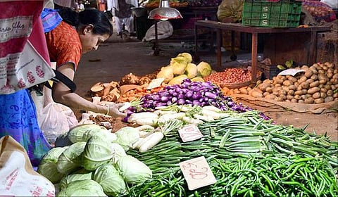‘நம்ம சென்னை நம்ம சந்தை’ அங்காடியில் பசுமை காய்கறி, பழங்கள் விற்பனை - தமிழக அரசு