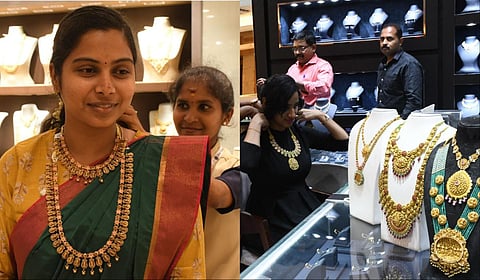 அட்சய திருதியை முன்னிட்டு கோவை நகை கடைகளில் தங்க நகைகளை ஆர்வத்துடன் அணிந்து பார்த்து வாங்கிய பெண் வாடிக்கையாளர்கள் | படங்கள்: ஜெ.மனோகரன்