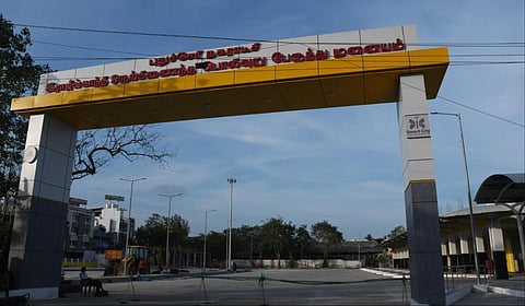 புதுச்சேரியில் புதுப்பிக்கப்பட்ட பேருந்து நிலையம் நாளை திறக்கப்படவுள்ளது | படங்கள்: எம்.சாம்ராஜ்