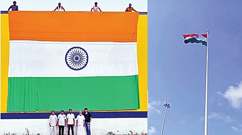 திருப்பூரில் தயாரான பிரம்மாண்ட தேசியக்கொடி: கன்னியாகுமரிக்கு அனுப்பிவைப்பு