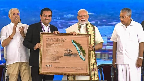 ரூ.8,867 கோடியில் கட்டப்பட்ட விழிஞ்சம் சர்வதேச துறைமுகத்தை நாட்டுக்கு அர்ப்பணித்த பிரதமர்